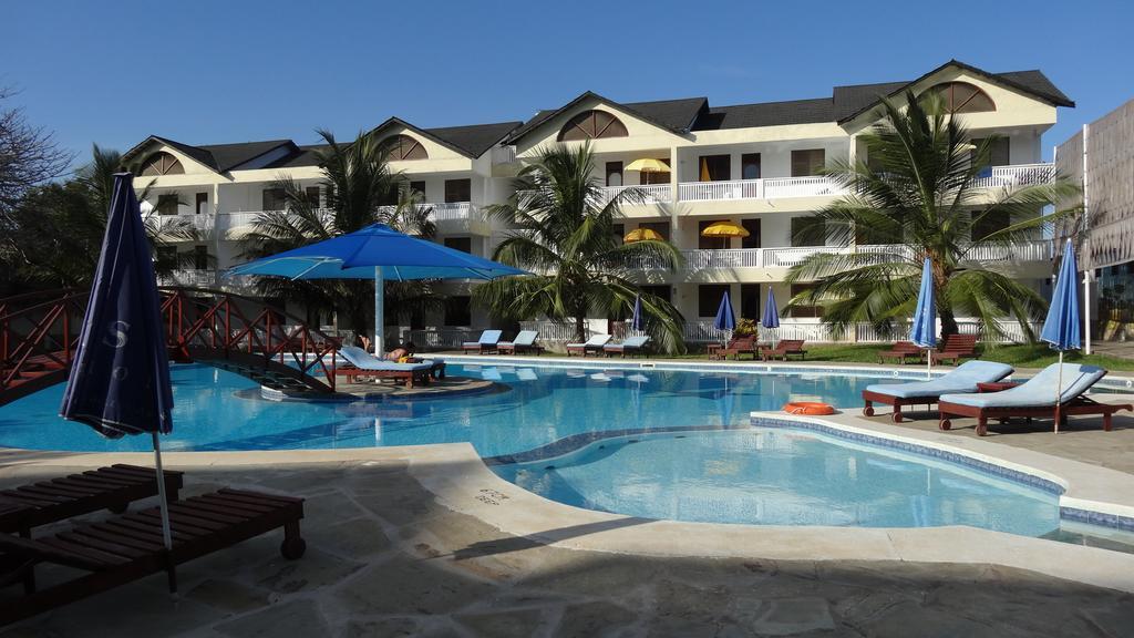 Morning Star Diani Aparthotel Diani Beach Exterior photo